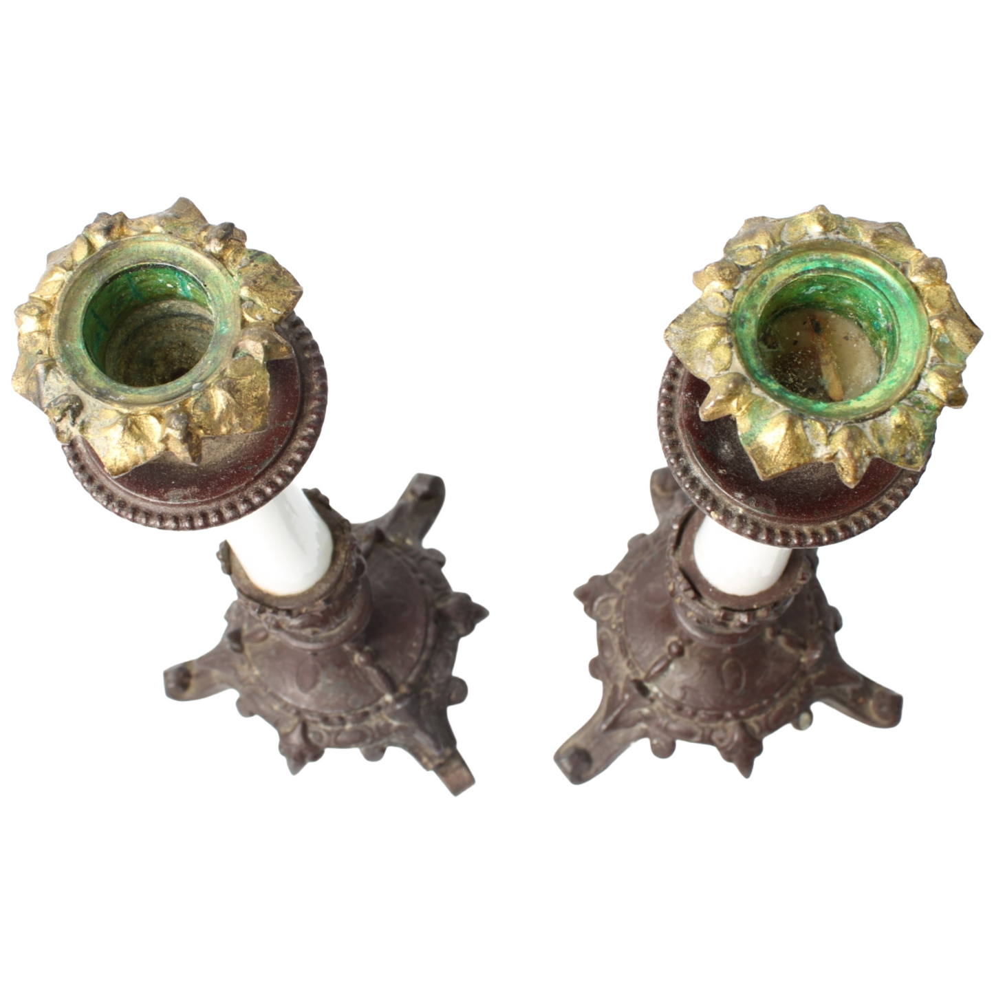 Paar Antieke Franse Kandelaars met Opaalglas – ca. 1875–1900