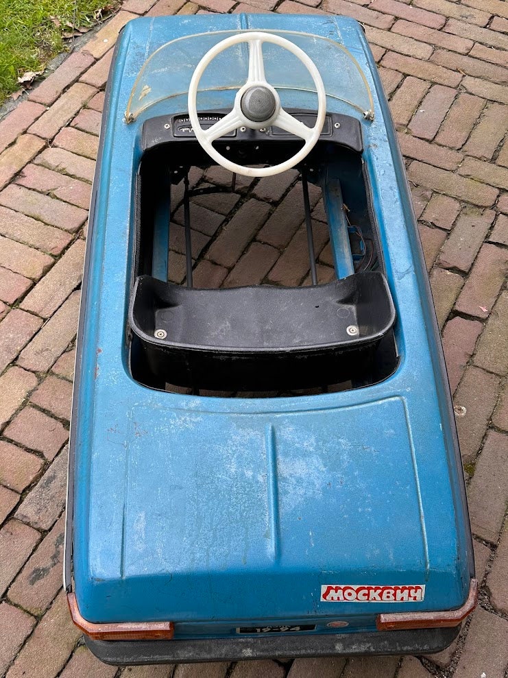 Moskvich Trapauto - Moskvich Pedalcar - 1994 - Unieke vondst - Barnfind - Mancave - Vaderdag Cadeau - Blikvanger - Gratis Verzending