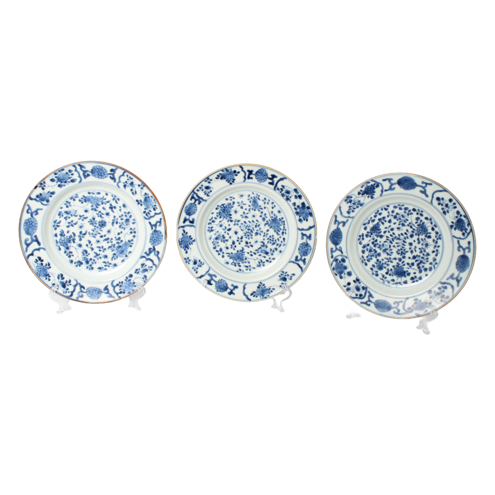Set of Three 18th Century Chinese Kangxi Plates - Export Porcelain ca. 1700–1722