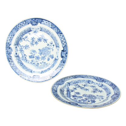 Pair of antique Chinese porcelain plates Qing dynasty – Kangxi style – ca. 1700–