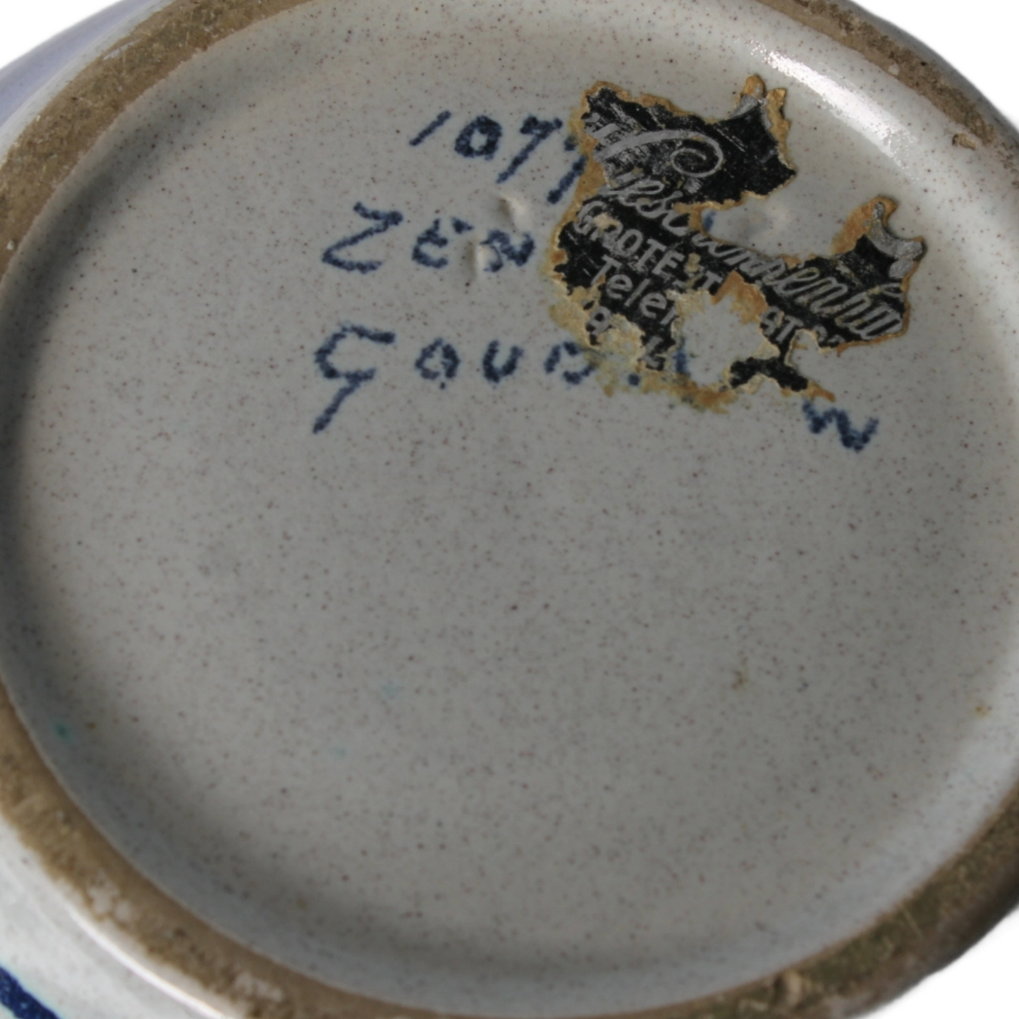Rare Zenith Gouda Tobacco Jar | Hand-painted ceramic with colonial motif |