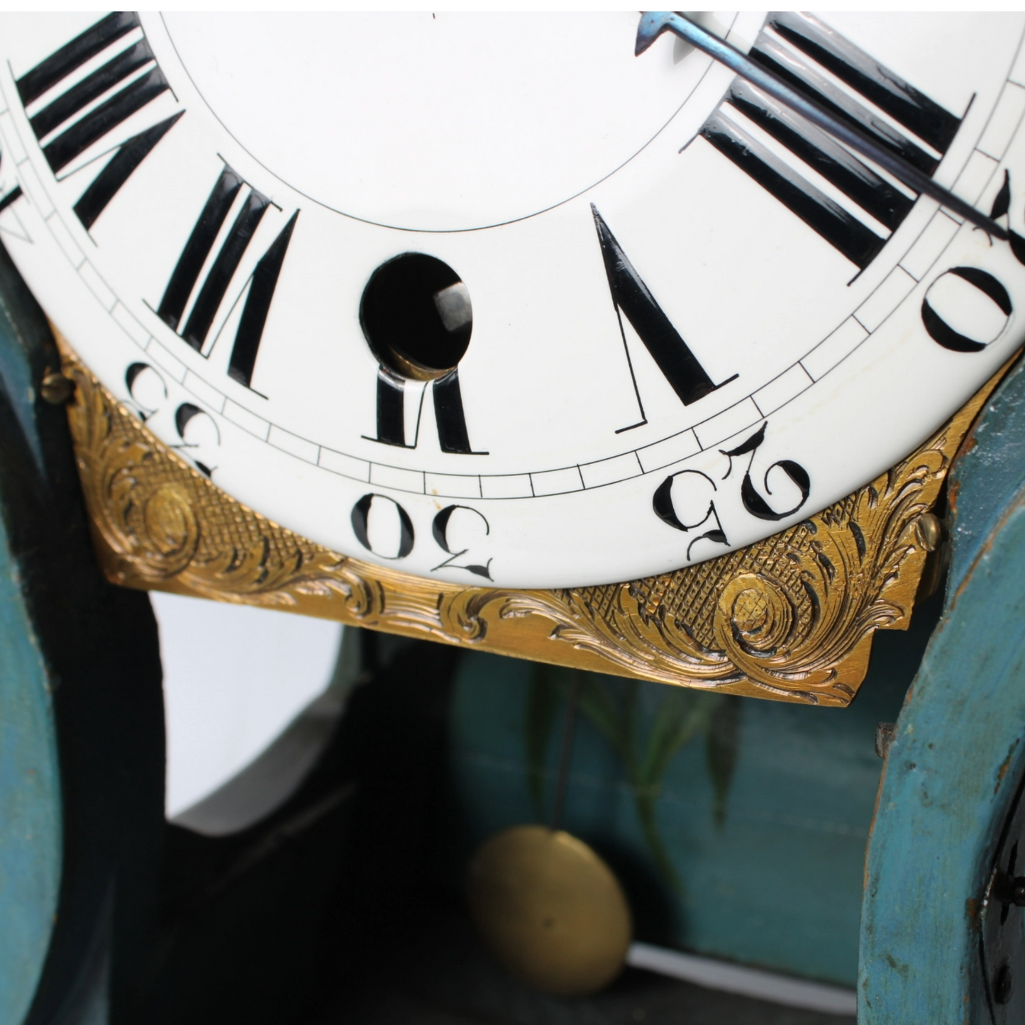 Antique Neuchâteloise Mantel Clock | Hand-Painted Wooden Timepiece ca. 1800 |
