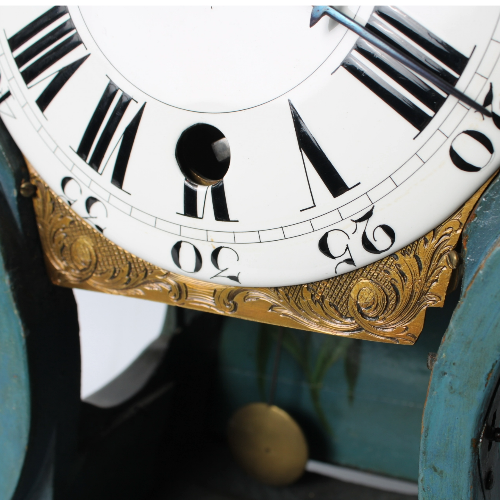 Antique Neuchâteloise Mantel Clock | Hand-Painted Wooden Timepiece ca. 1800 |
