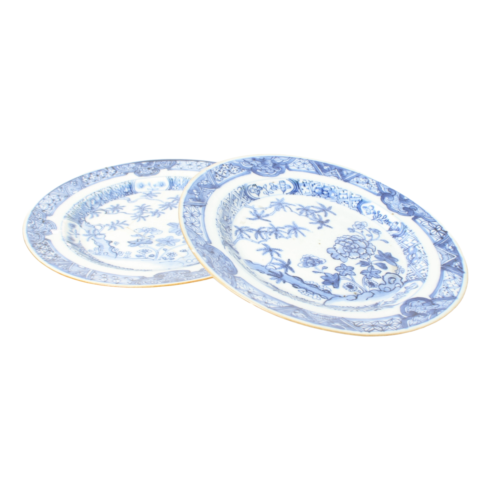 Pair of antique Chinese porcelain plates Qing dynasty – Kangxi style – ca. 1700–