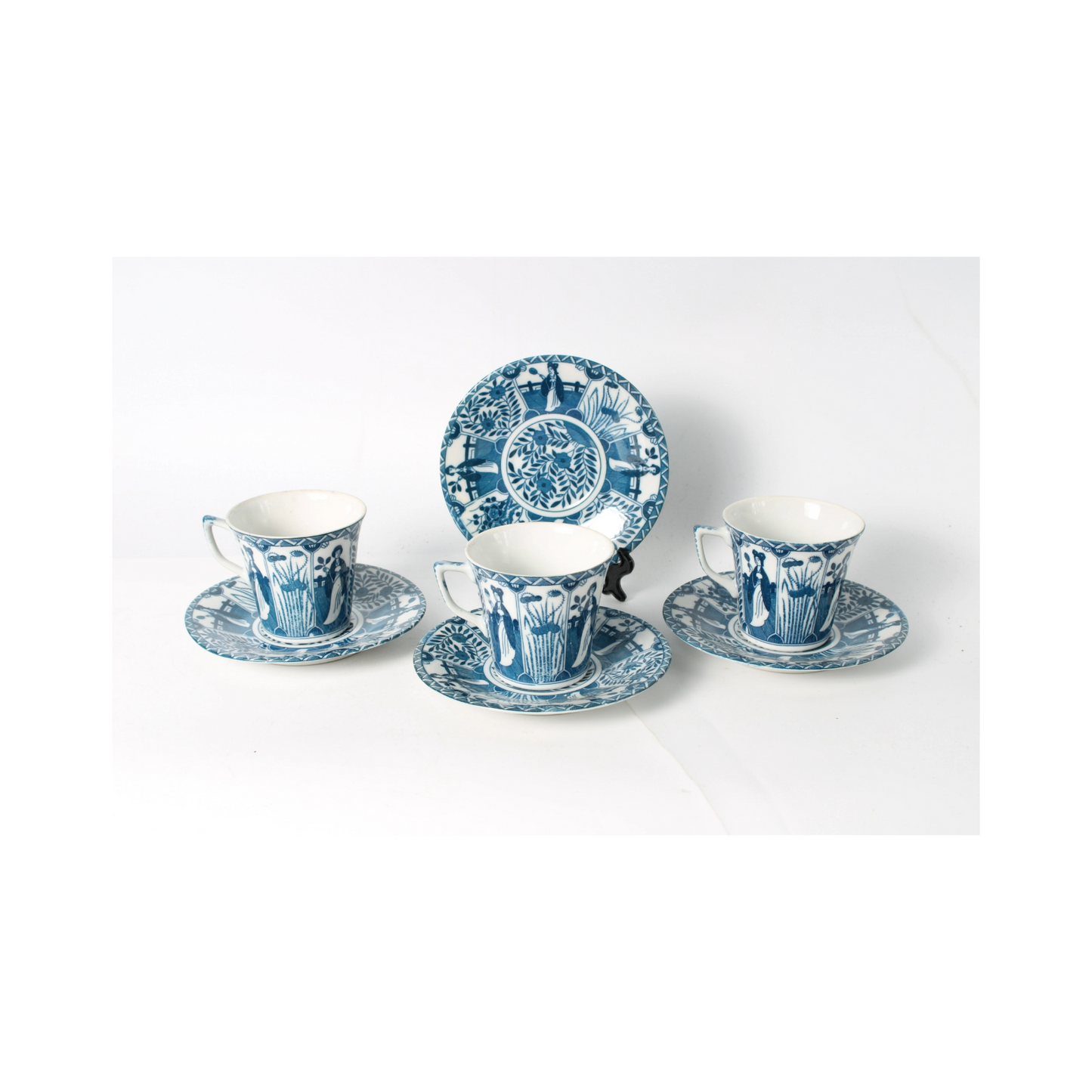 Beautiful 18th-Century Chinese Export Porcelain Cup and Saucer Set | Antique
