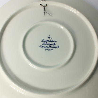 Hand-Painted Delft Blue Plate from the Netherlands, 24 cm, Historical Depiction