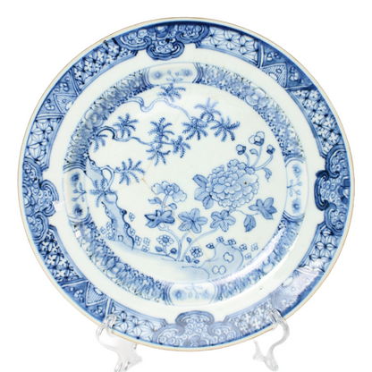Pair of antique Chinese porcelain plates Qing dynasty – Kangxi style – ca. 1700–