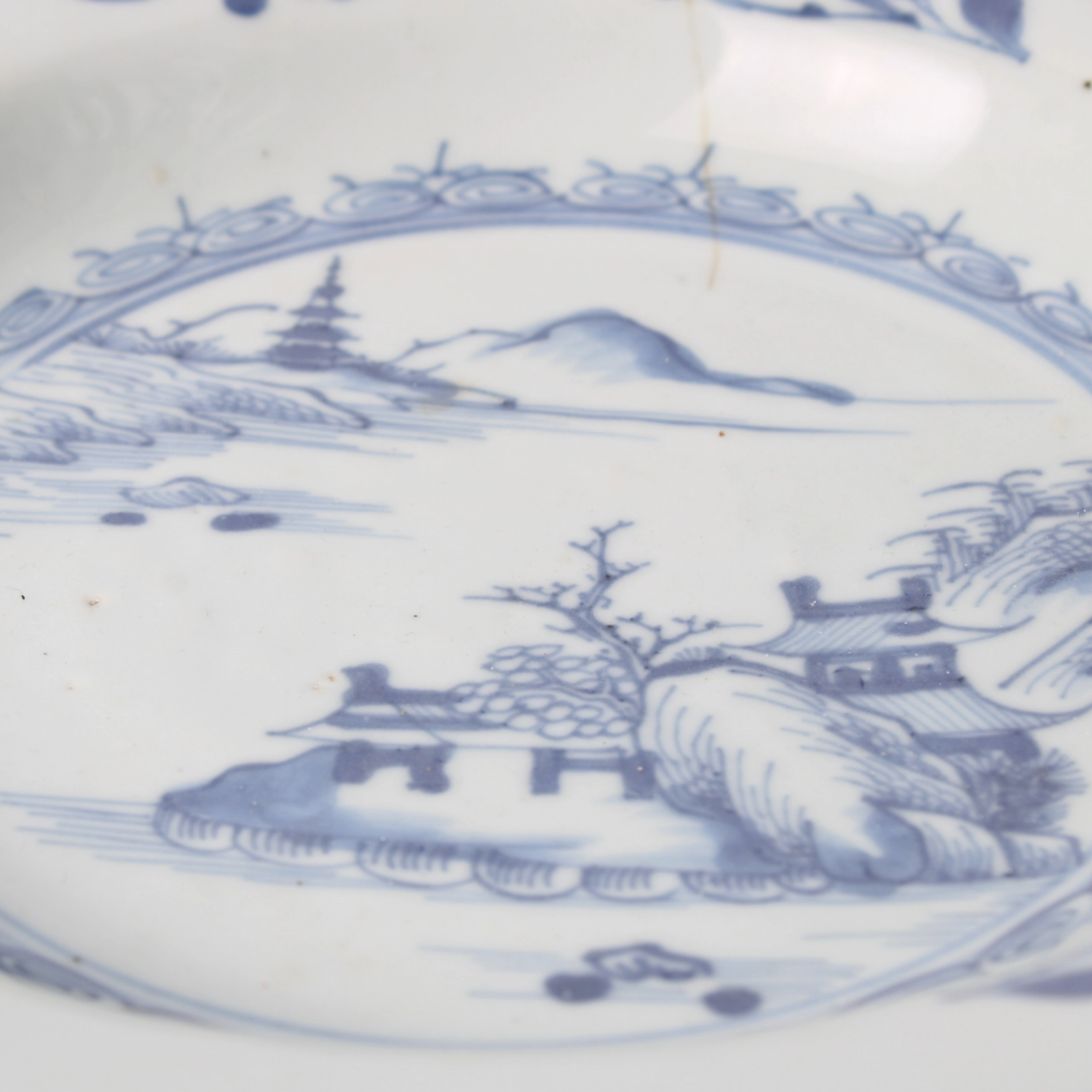 Stunning Antique Chinese Porcelain Plate - Qing Dynasty