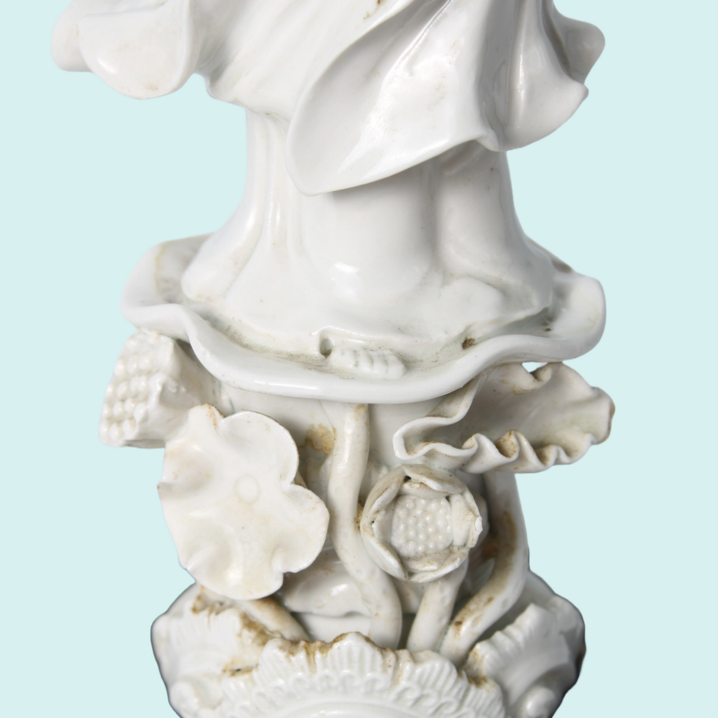 Antique Chinese Guanyin porcelain statue – blanc-de-Chine goddess of compassion