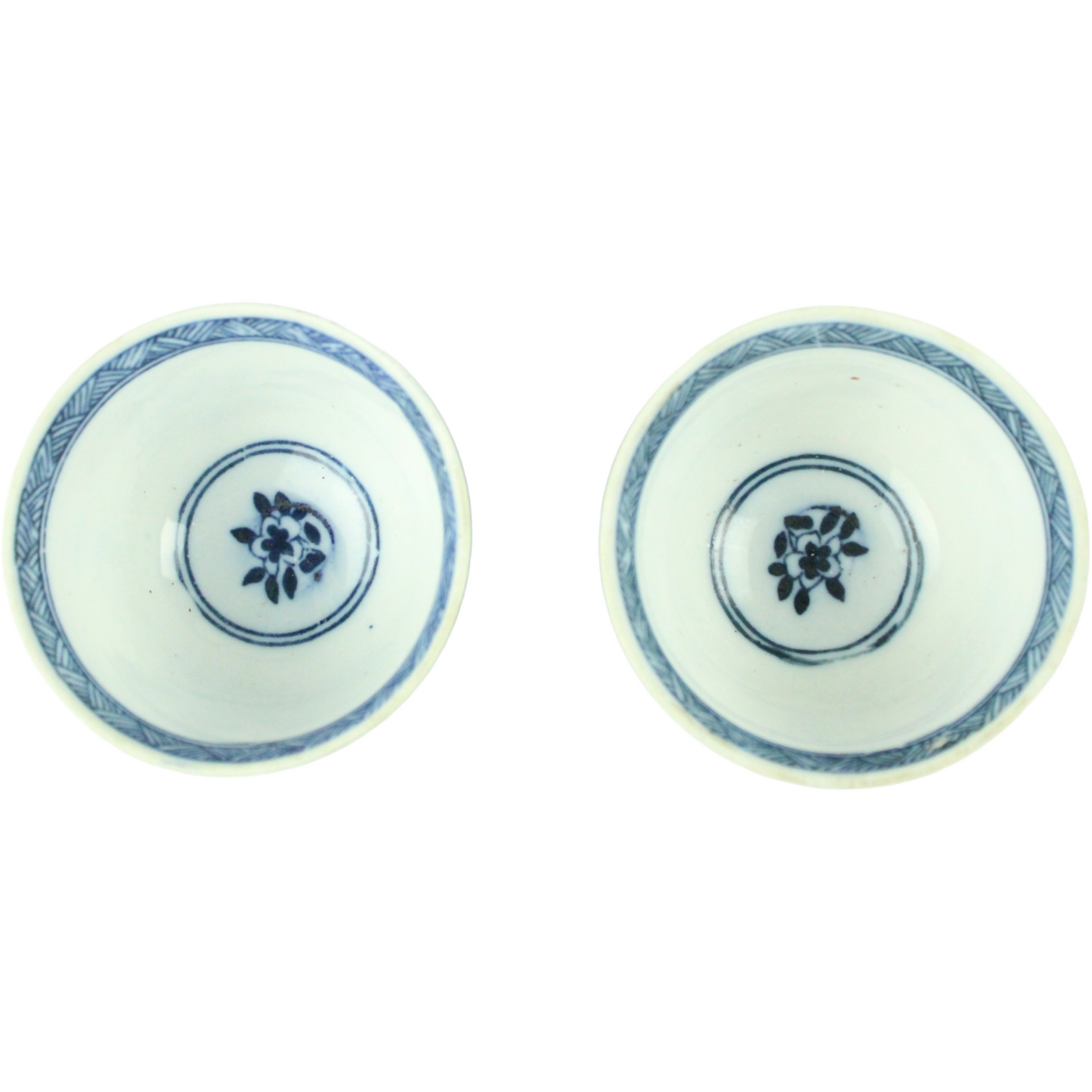 Pair of 18th-Century Chinese Export Porcelain Cup & Saucer Sets – Qing Dynasty (c. 1760–1820)