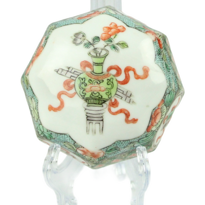Late Qing Chinese Polychrome Porcelain Lidded Vase – Famille Verte/Rose Transitional Palette (c. 1860–1900)