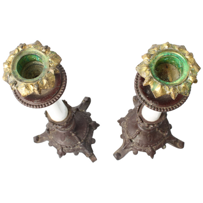 Paar Antieke Franse Kandelaars met Opaalglas – ca. 1875–1900