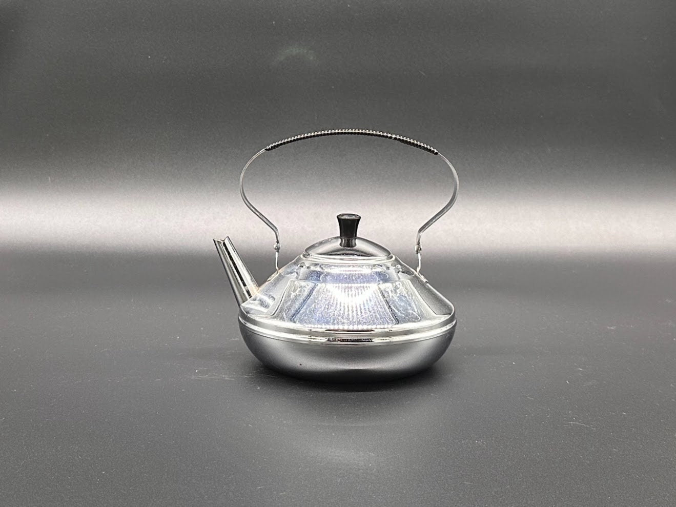 Original teapot / whistling kettle - 1950s - Retro - Vintage - Antique - Bredemeijer - Free Shipping