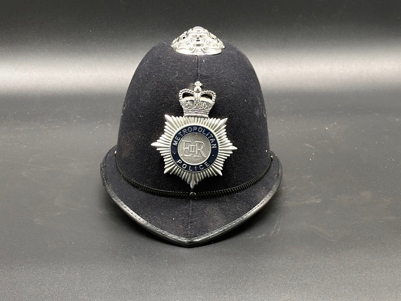 Engelse Politiehelm - Bobbyhelm - Met logo Elisabeth II - Vintage - Gratis verzending