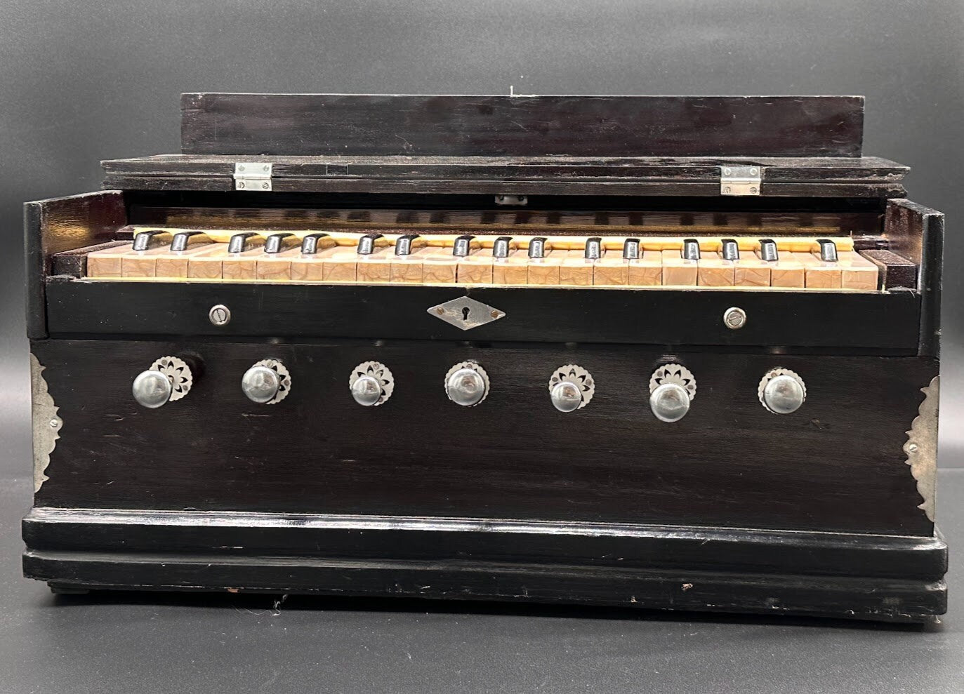 Vintage Harmonium - French Origin - 1950s/60s - Working condition - Beautiful copy!