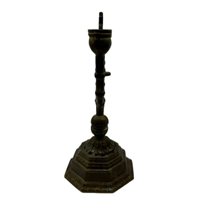 Vooroorlogse Joodse Menorah - Symbool van Veerkracht en Geloof