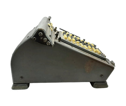 Discover a Vintage Gem: Monroe 1960 Manual Calculator!