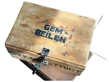 Vintage Nederlandse Stemkisten uit Beilen