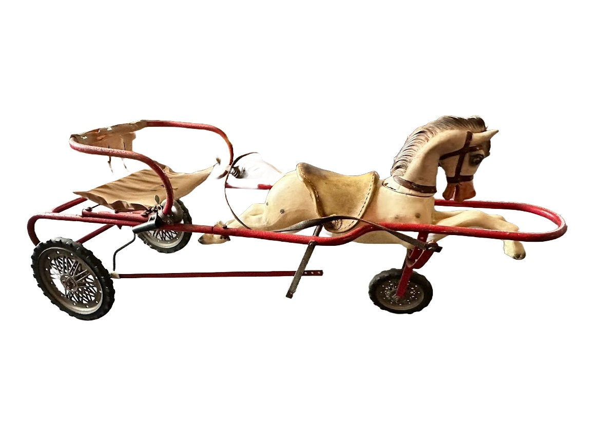 Vintage Paarden Trapauto: Een Nostalgisch Avontuur voor Jonge Ontdekkers!