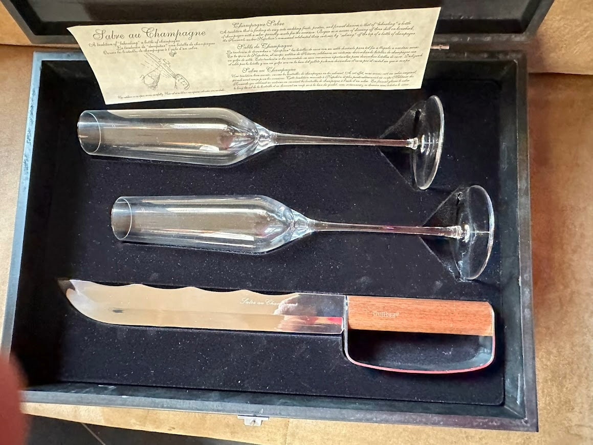 Vintage Saber Champagne Set: Elegant Tradition for Festive Moments!