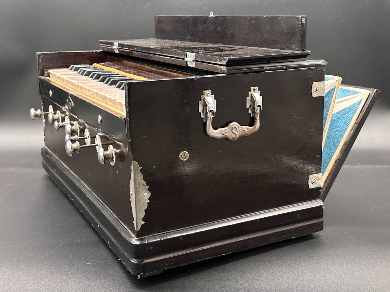 Vintage Harmonium - French Origin - 1950s/60s - Working condition - Beautiful copy!