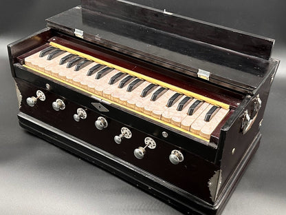 Vintage Harmonium - French Origin - 1950s/60s - Working condition - Beautiful copy!