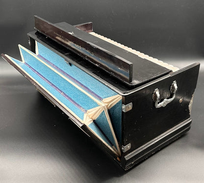 Vintage Harmonium - French Origin - 1950s/60s - Working condition - Beautiful copy!