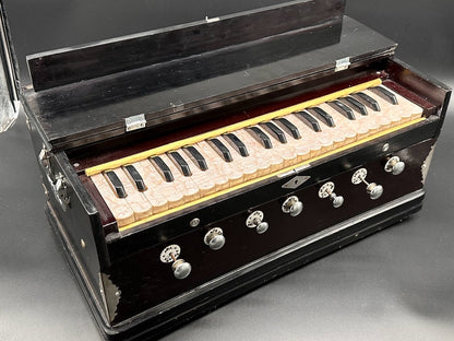 Vintage Harmonium - French Origin - 1950s/60s - Working condition - Beautiful copy!