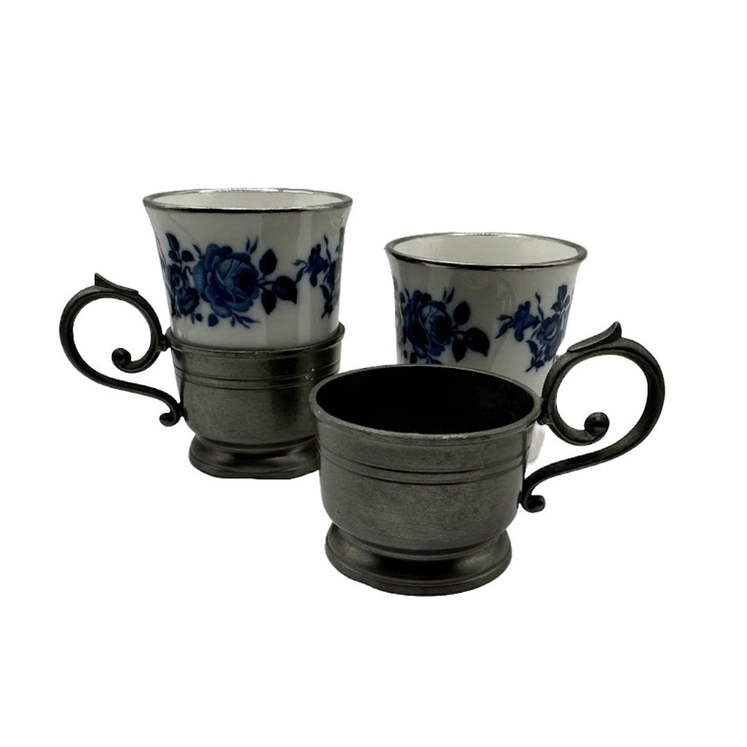 Charmante Delftsblauwe Kopjes met Edeltin Inzet - Een Vleugje Nederlandse Elegantie! - Cadeau voor Moeder - Moms gift