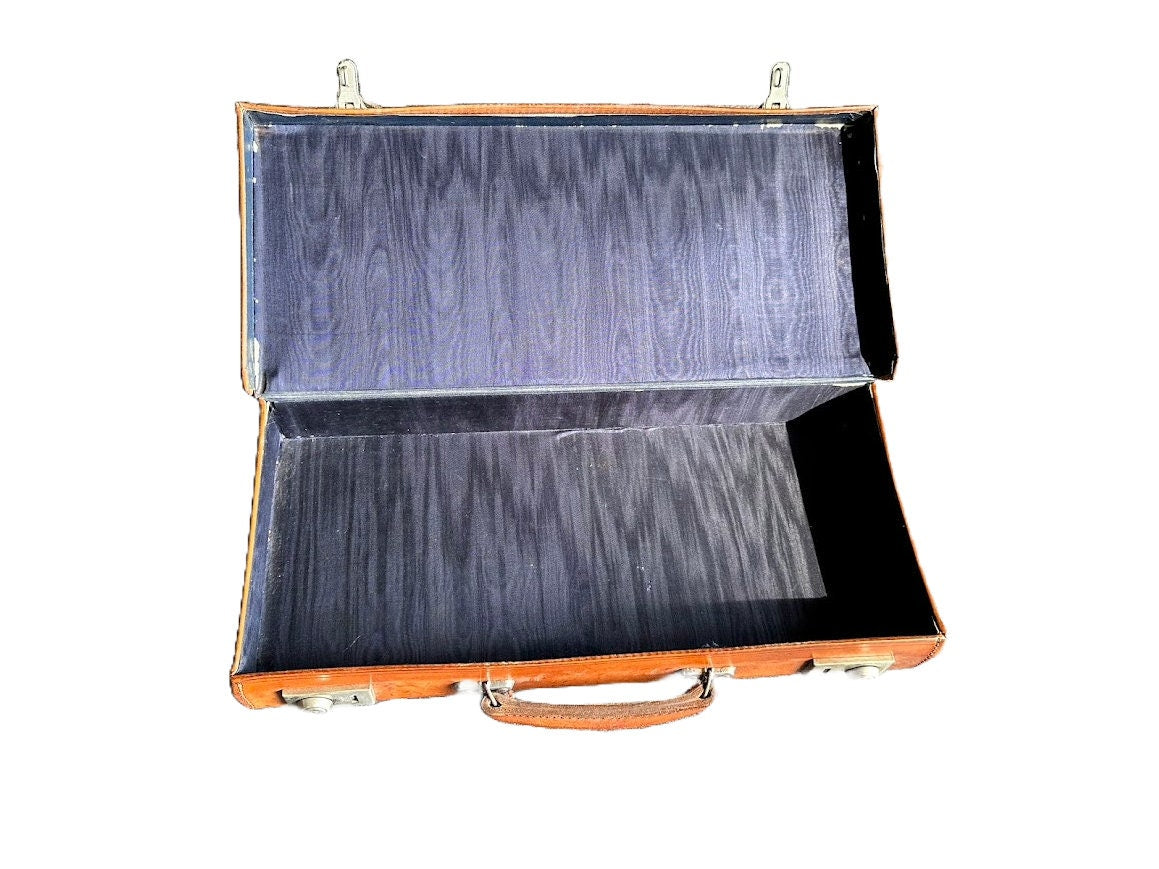 Stylish set of vintage brown leather English attaché cases from Chaney