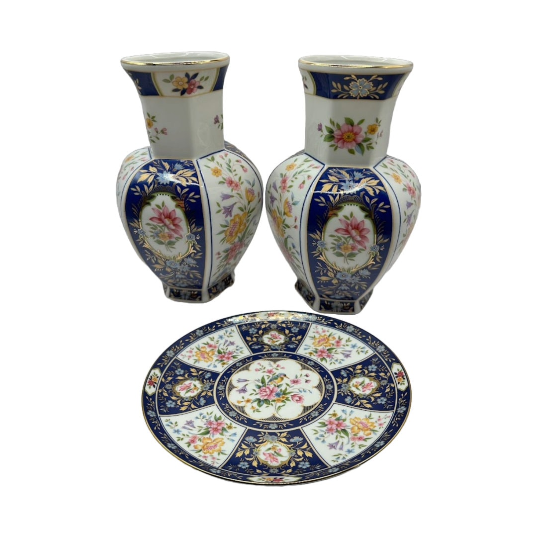 Elegant Japans Imari Porseleinen Set - 3-delige Collectie van Twee Vazen en Een Bord