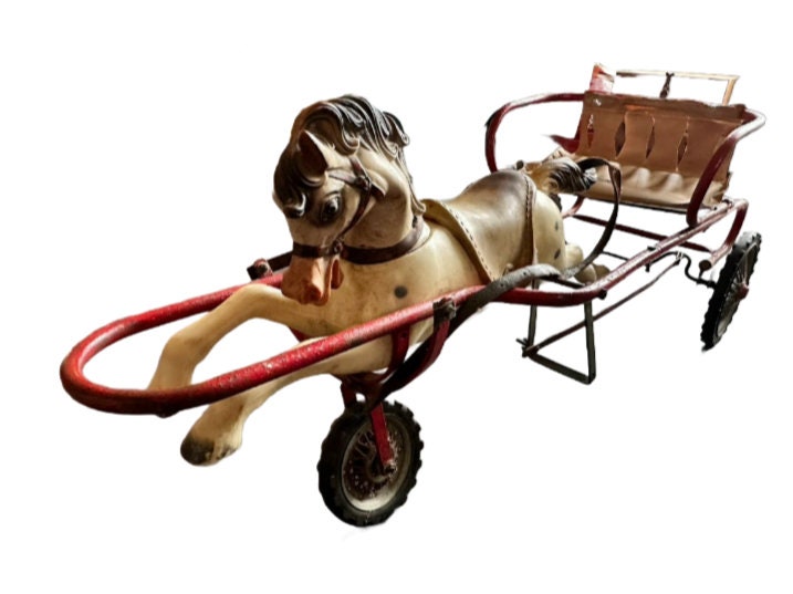 Vintage Paarden Trapauto: Een Nostalgisch Avontuur voor Jonge Ontdekkers!