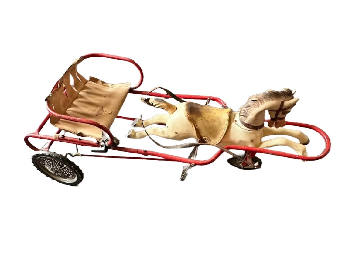 Vintage Paarden Trapauto: Een Nostalgisch Avontuur voor Jonge Ontdekkers!