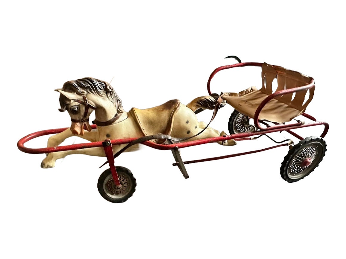 Vintage Paarden Trapauto: Een Nostalgisch Avontuur voor Jonge Ontdekkers!