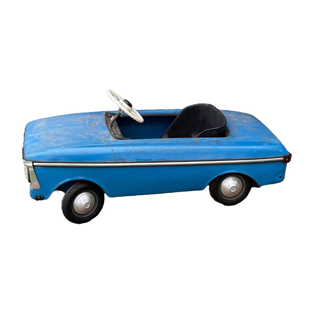 Moskvich Pedal Car - Moskvich Pedalcar - 1974 - Unique find - Barnfind - Mancave - Father's Day Gift - Eye-catcher - Car enthusiast