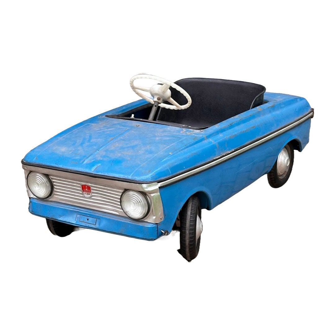 Moskvich Pedal Car - Moskvich Pedalcar - 1974 - Unique find - Barnfind - Mancave - Father's Day Gift - Eye-catcher - Car enthusiast
