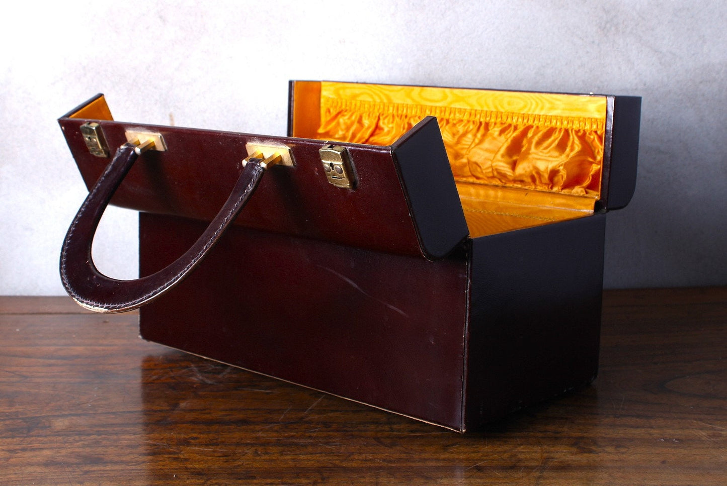 Vintage French Leather Box Shaped Handbag - Red Brown Leather - 70s - Free Shipping - Beauty Case - Suitcase - Briefcase - Stylish