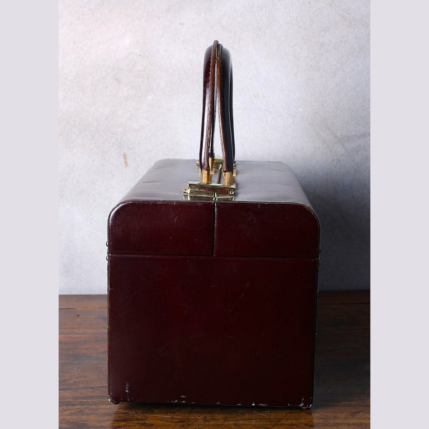Vintage French Leather Box Shaped Handbag - Red Brown Leather - 70s - Free Shipping - Beauty Case - Suitcase - Briefcase - Stylish