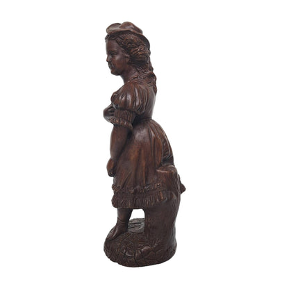 Decoratief Beeld van een Victoriaans Geklede Meisje - Gesigneerd - 28 cm Hoog