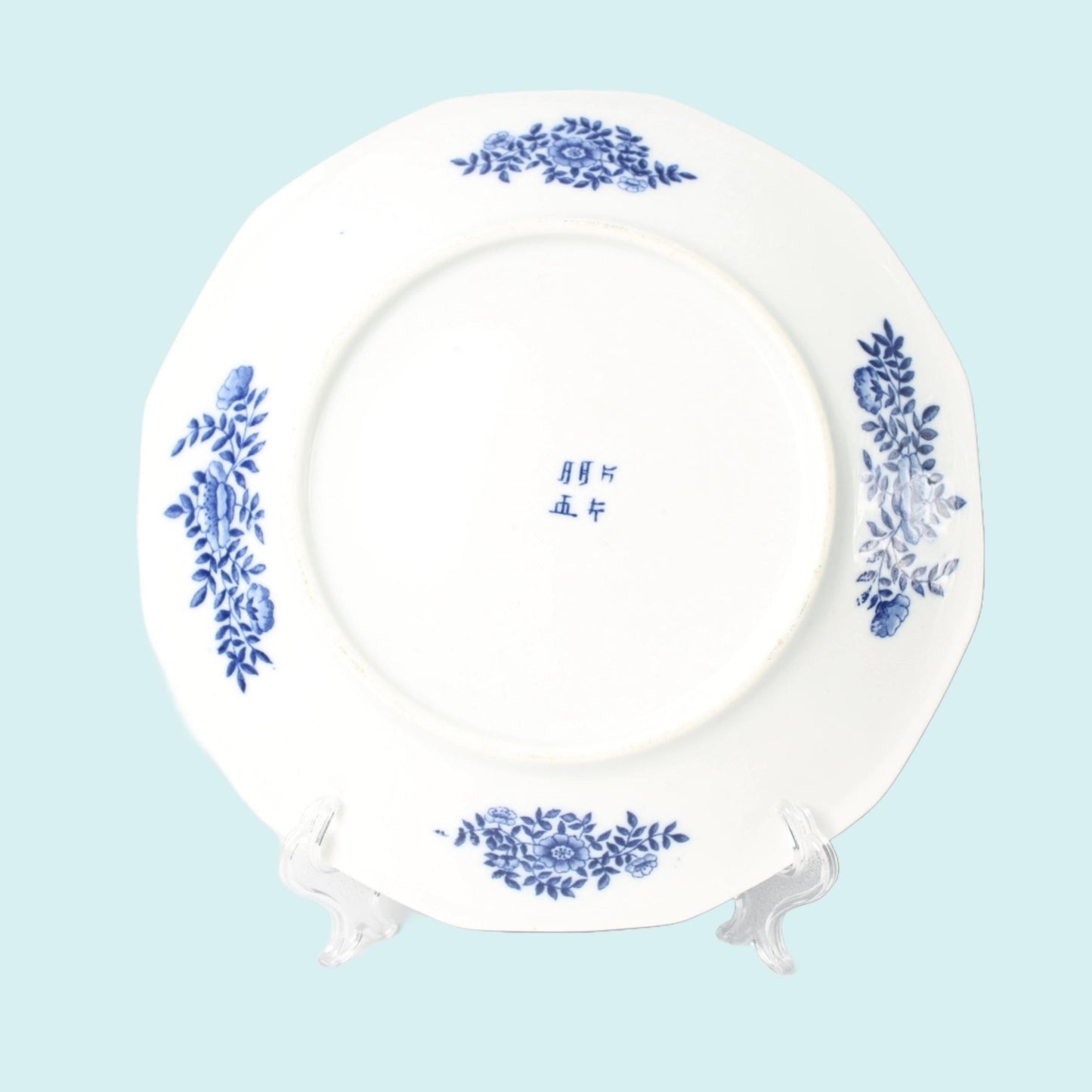 Chinese Porcelain Plate 21 cm Diameter Detailed Hand-painted Blue-White Design