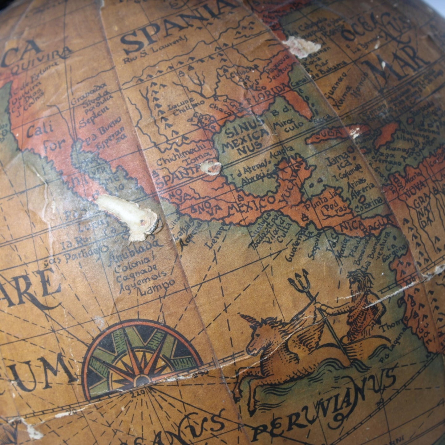 Antieke Globe - 45 cm Hoog - Houten Voet - Unieke Wereldbol met Historische Kaarten - Gratis Verzending - Home Decoration