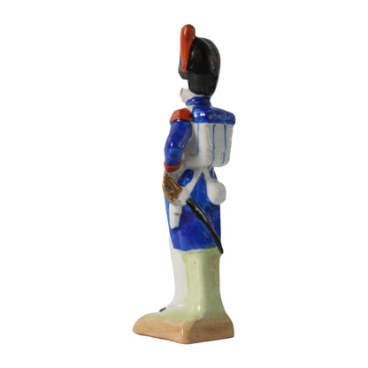 Handbeschilderd Porseleinen Napoleontische Soldaat Beeldje, Duitse Keramiek, Kister Scheibe Alsbach, 10 cm Hoog, gratis verzending
