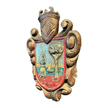 Handgemaakt Polychroom Houten Wapenschild, Circa 1860, Italiaans, Decoratief Wandpaneel met Symbolische Scène van Zeilboot en Boom
