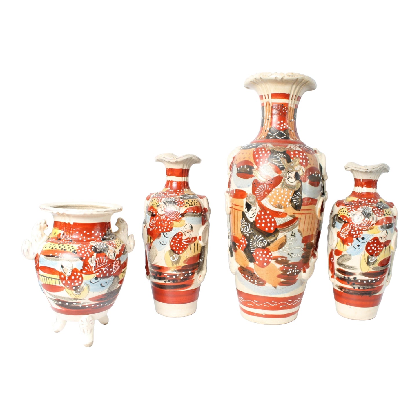 Set van Vier Traditionele Japanse Satsuma Vazen, Handgeschilderd, Circa Laat 19e Eeuw, Antieke Decoratieve Objecten met Geisha en Krijgers