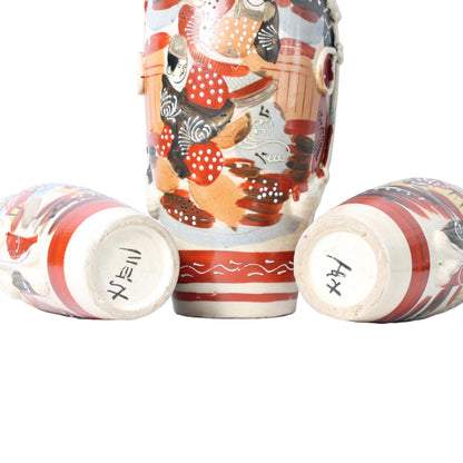 Set van Vier Traditionele Japanse Satsuma Vazen, Handgeschilderd, Circa Laat 19e Eeuw, Antieke Decoratieve Objecten met Geisha en Krijgers