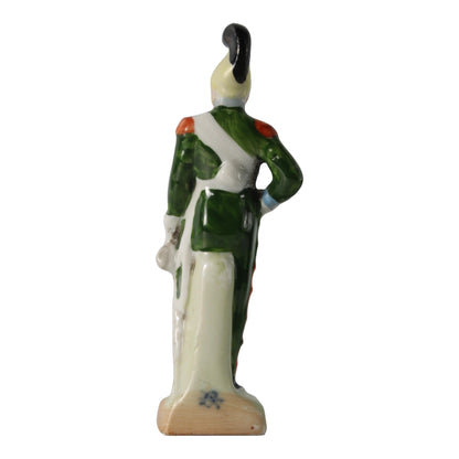 Handgeschilderd Porseleinen Beeldje van Napoleontische Officier, Circa 1920-1940, Duitse Fabrikant Kister Scheibe Alsbach, Verzamelaars
