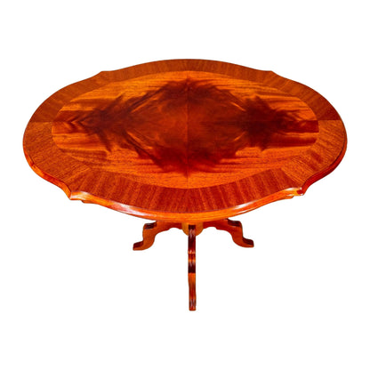 Elegante Franse Wijntafel of Bijzettafel met Symmetrisch Houtpatroon, Circa 1950-1960, Handgemaakt, Ideaal Decoratief Stuk voor de Woonkamer