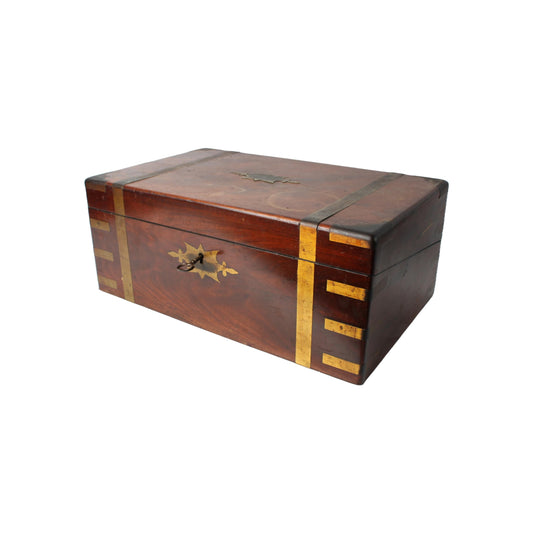 19e-eeuwse Schrijfkist  Antiek Houten Reisbureau met Messing Beslag  Uniek Decoratief en Functioneel Object - Schrijfhelling - Vintage