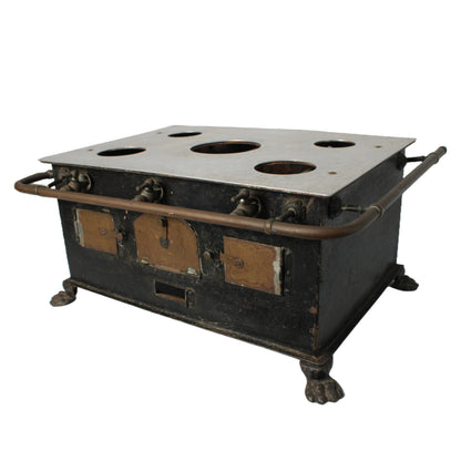 Zeldzaam antiek speelgoedfornuis met klauwpoten en pannenset ca. 19001925 | 22 cm hoog | 8.66 inch | Poppenhuisfornuis met gasleidingen