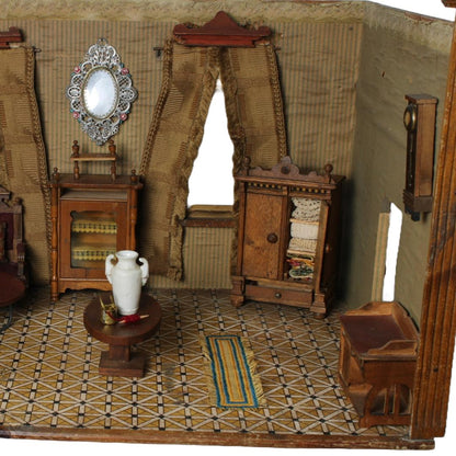 Antiek poppenhuis 'Villa Betsie' ca. 19101940 | Ingerichte woonkamer met meubels en accessoires | Nostalgisch collectors item